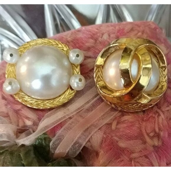 VINTAGE Faux Pearl Gold Clip-On Earrings Statement Bold Classic Mishmatch - Picture 5 of 12